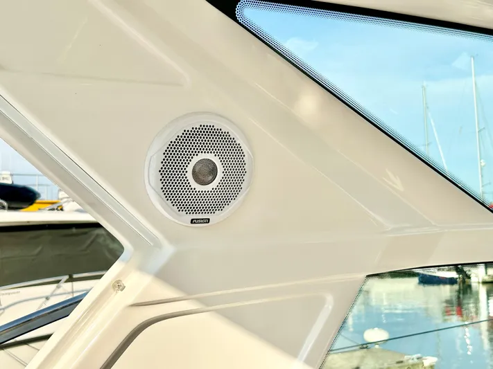 Wine Knot Yacht Photos Pics 