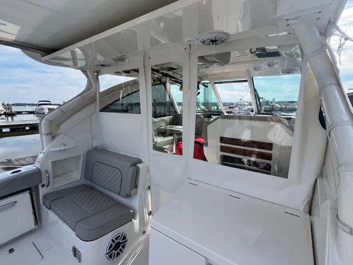 Reel Big Gurl Yacht Photos Pics 