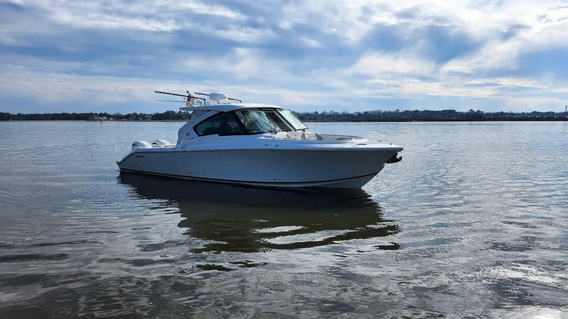 Reel Big Gurl Yacht Photos Pics 