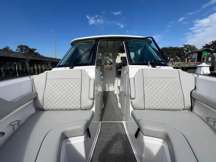 Reel Big Gurl Yacht Photos Pics 