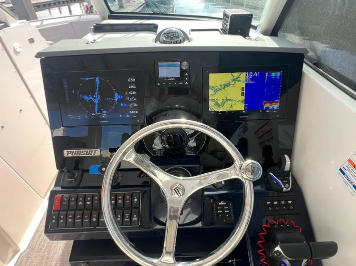 Reel Big Gurl Yacht Photos Pics 