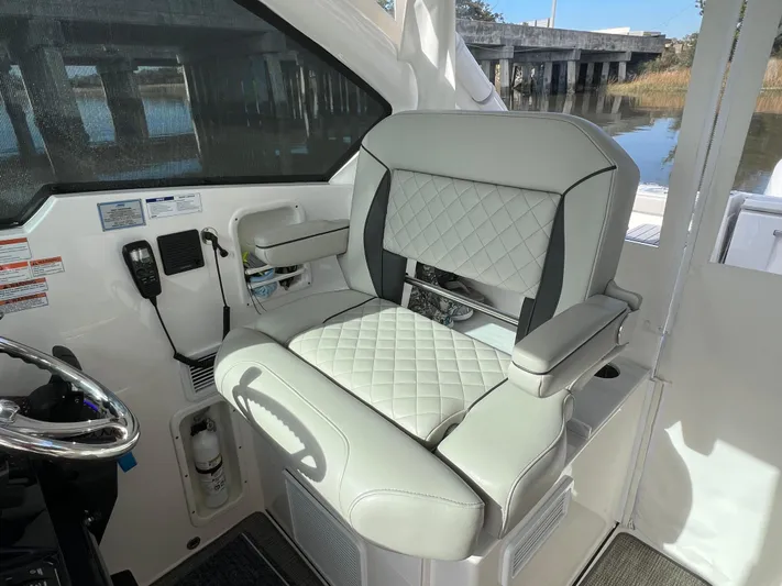 Reel Big Gurl Yacht Photos Pics 