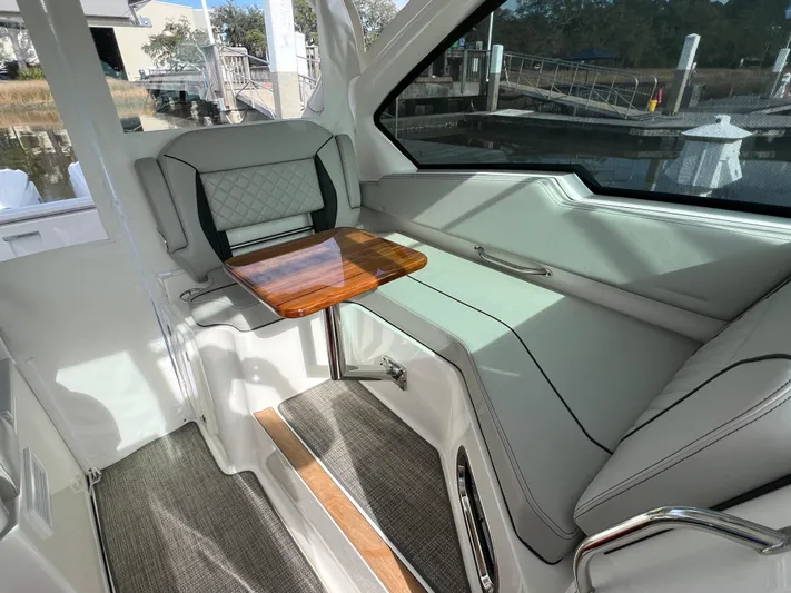 Reel Big Gurl Yacht Photos Pics 