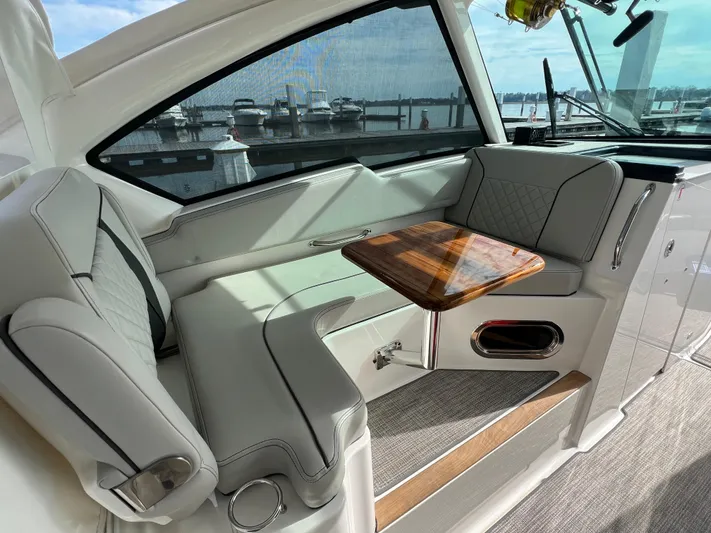 Reel Big Gurl Yacht Photos Pics 