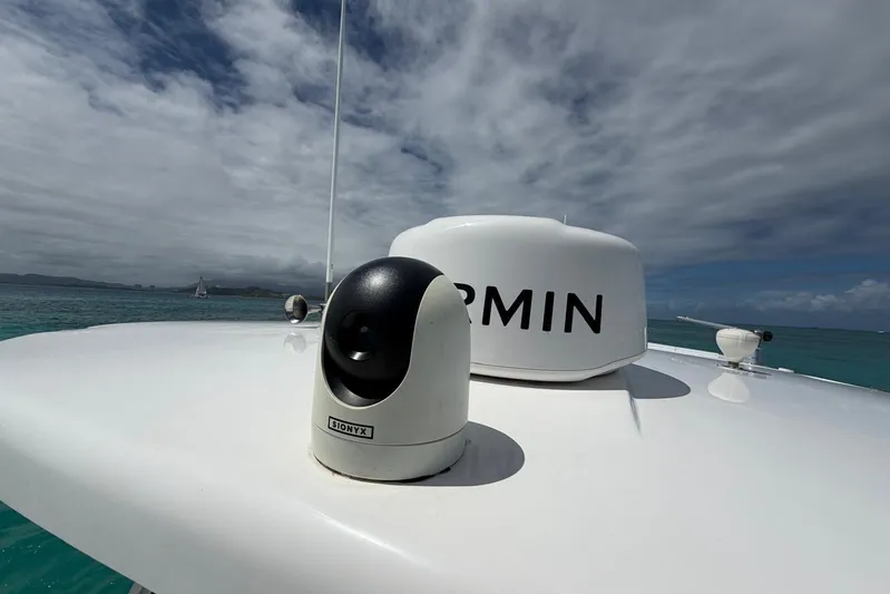  Yacht Photos Pics Boston Whaler 370 Outrage 2010 with Garmin radar and Sionyx camera on deck.