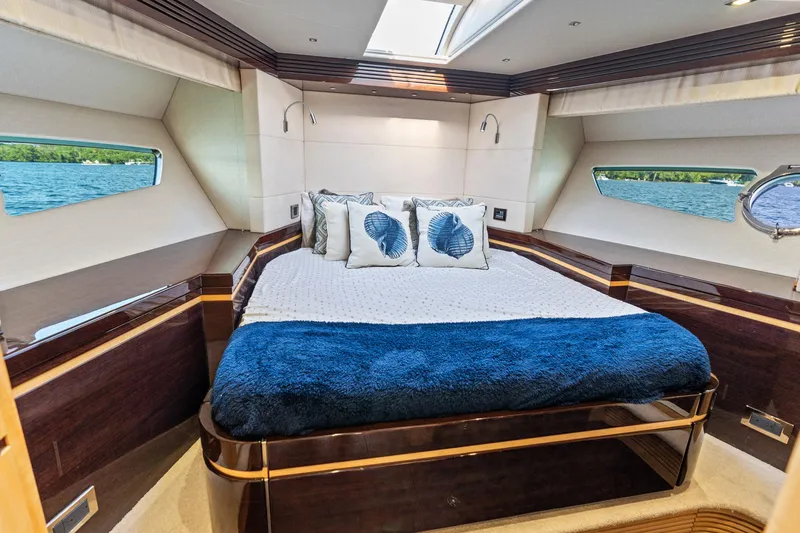 Gem Yacht Photos Pics 