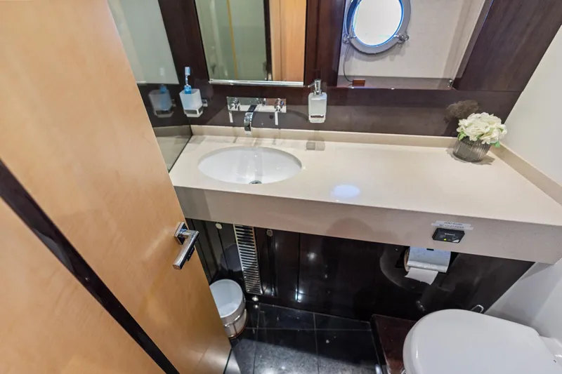 Gem Yacht Photos Pics 