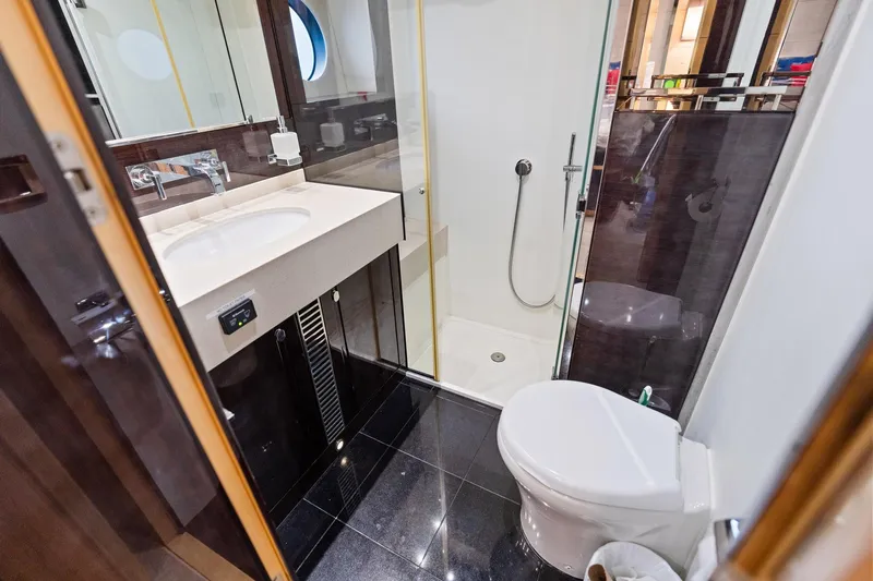 Gem Yacht Photos Pics 