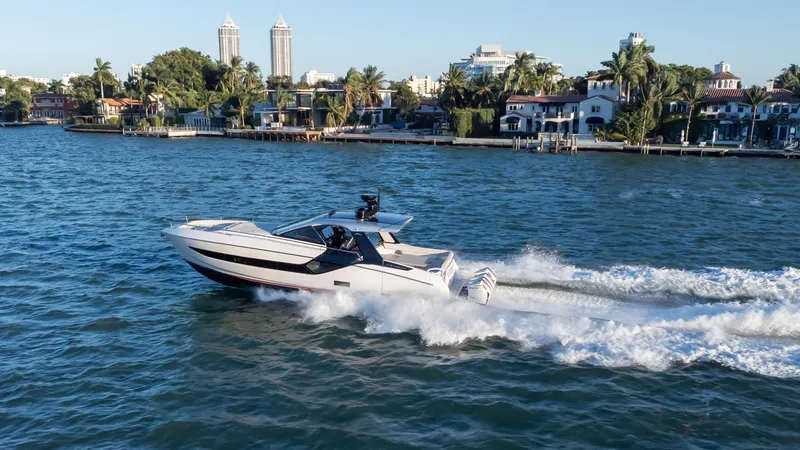 G-jazss Yacht Photos Pics 