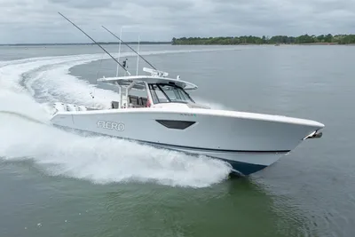 Pursuit S 428 Sport