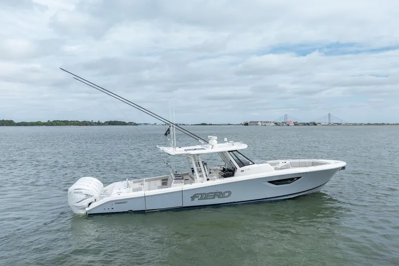 Fiero 3 Yacht Photos Pics 