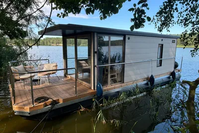 2025 La Mare Houseboat STB 3.0