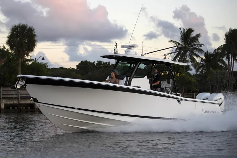 332-307 Yacht Photos Pics 