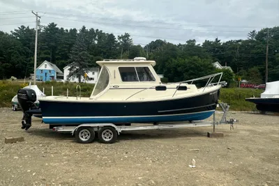 Eastern Explorer 248