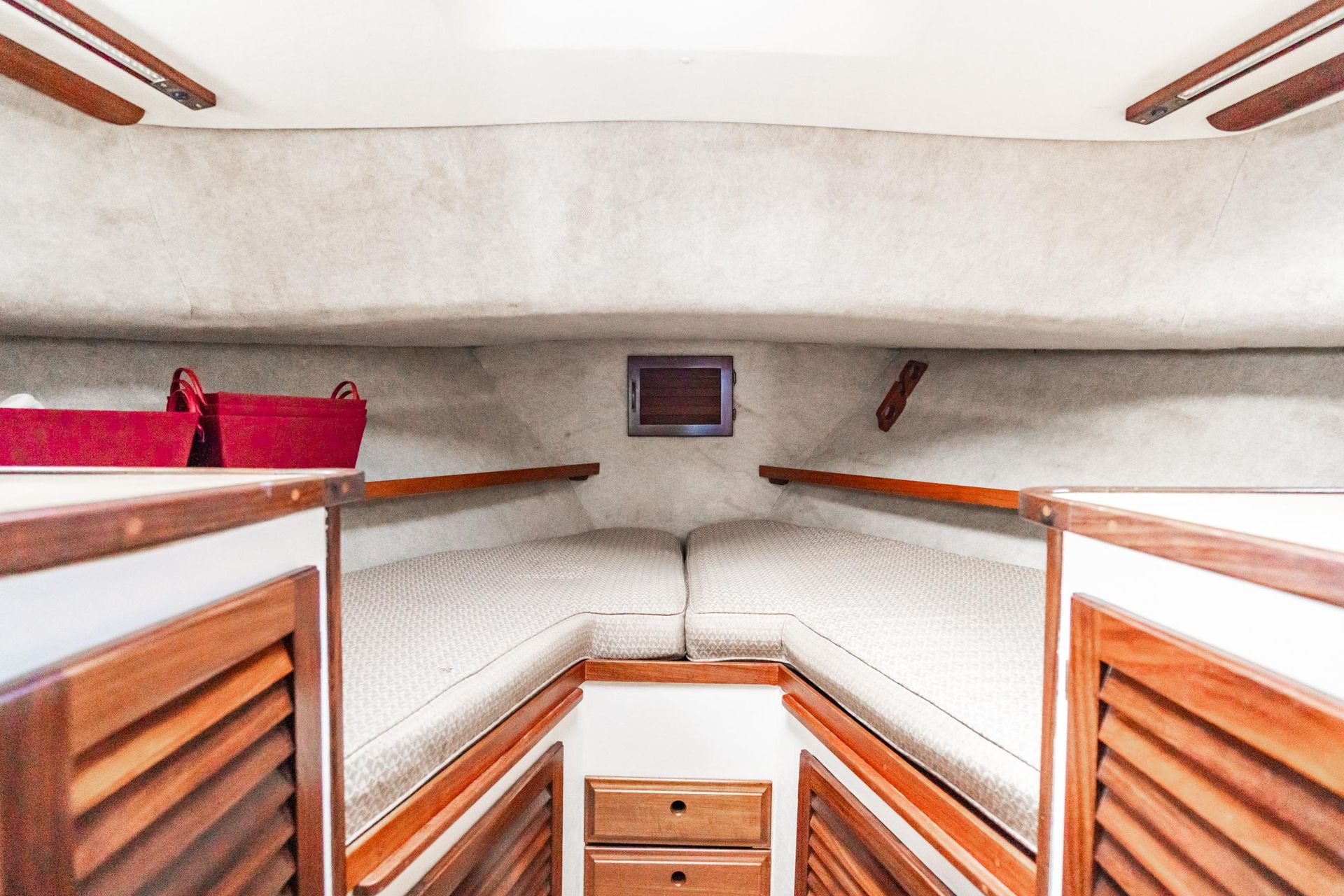 1982 Mainship MK1 er Yachts