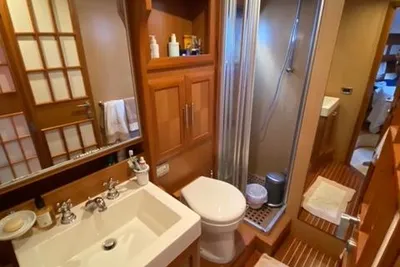 2008 Mochi Craft 54' Dolphin