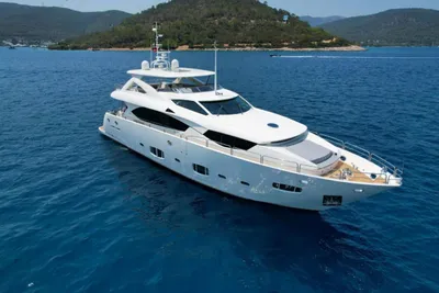 2010 Sunseeker 30 Metre Yacht