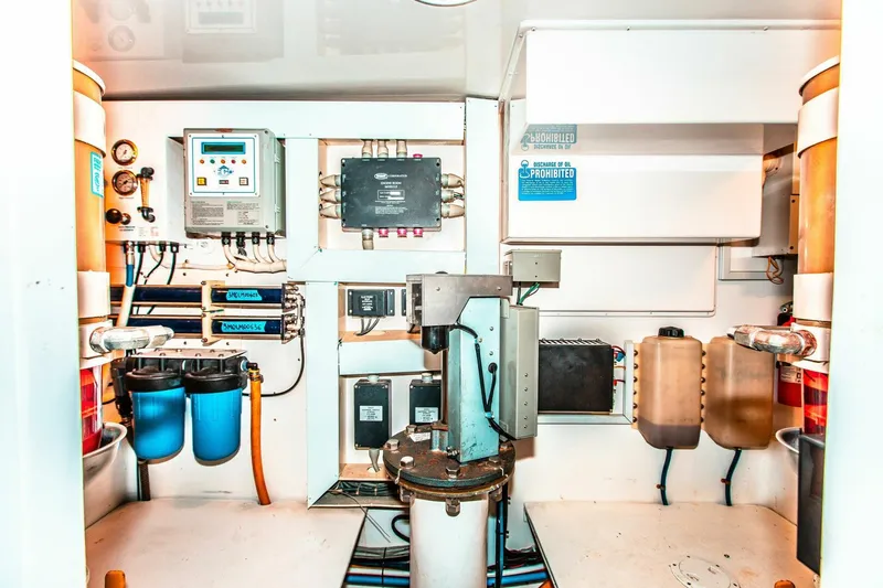 No Name Yacht Photos Pics 2002 Viking 61 Flybridge