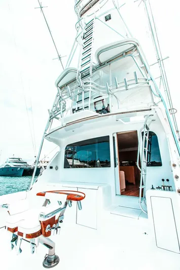 No Name Yacht Photos Pics 2002 Viking 61 Flybridge