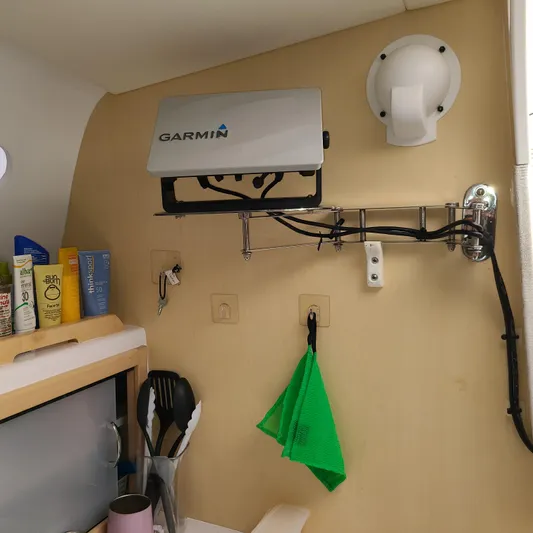 Go Long Yacht Photos Pics GPS On Swing-arm