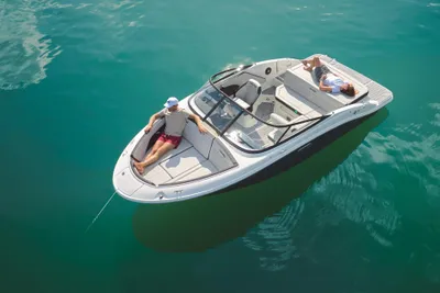 2025 Sea Ray SPX 190