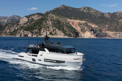 Yacht