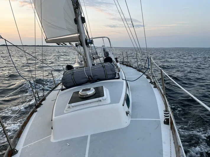 Heron Yacht Photos Pics 