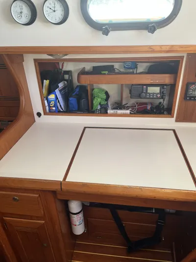 Heron Yacht Photos Pics Interior of a 2001 Cape Dory Robinhood 36 yacht.