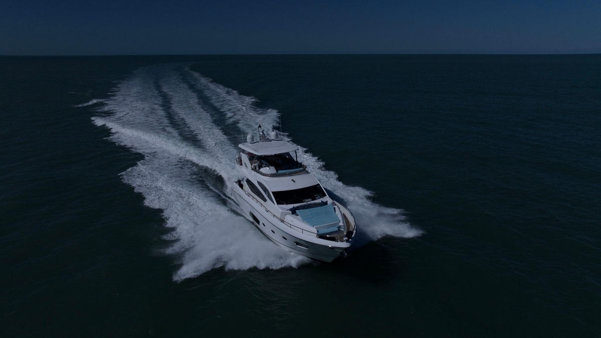 2013 Sunseeker 74 