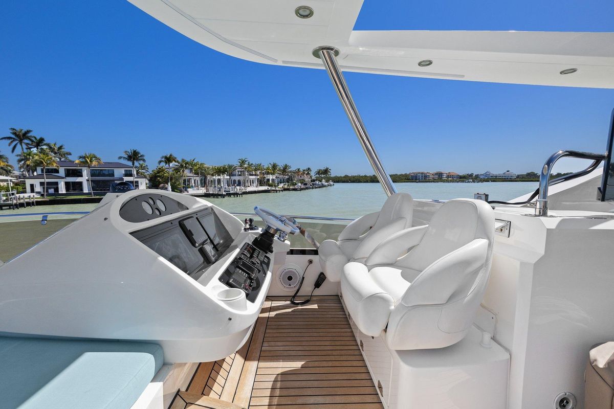 2013 Sunseeker 74 