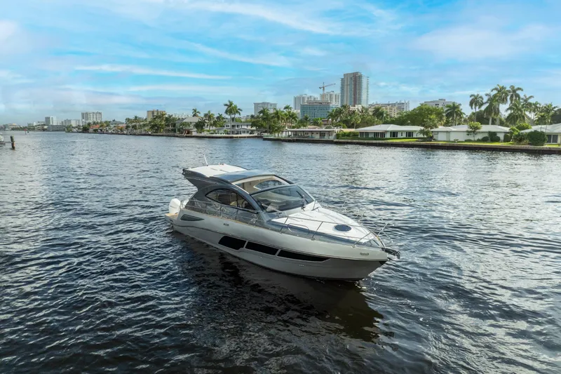  Yacht Photos Pics Luxury Valiatt 410HT yacht cruising on a scenic waterway, 2025 model.