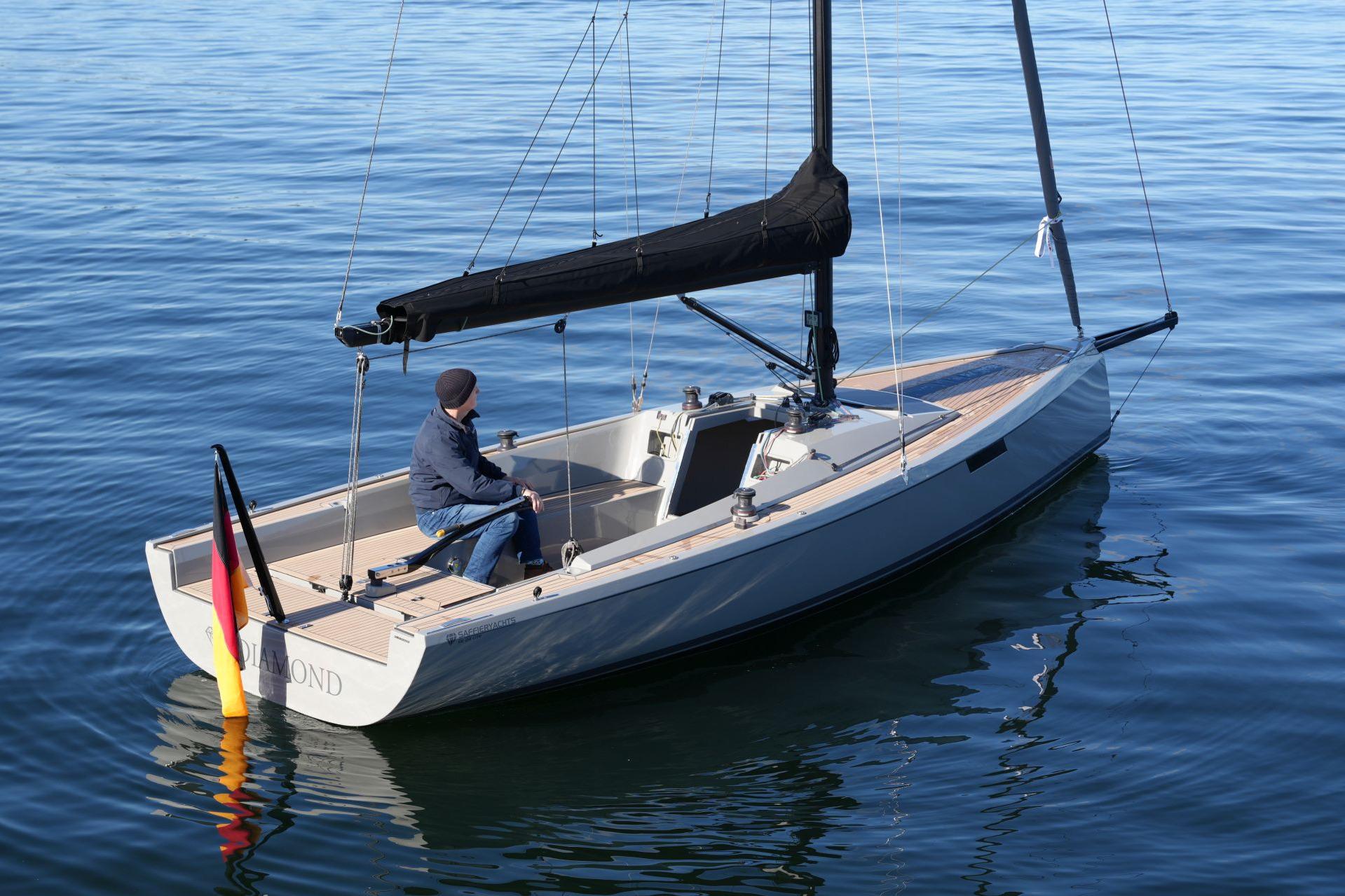 2023 Saffier SE 24 Lite sailboat on calm water, featuring sleek design and modern rigging.