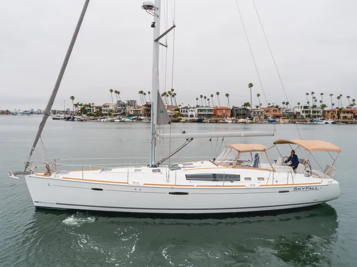 Skyfall Yacht Photos Pics 