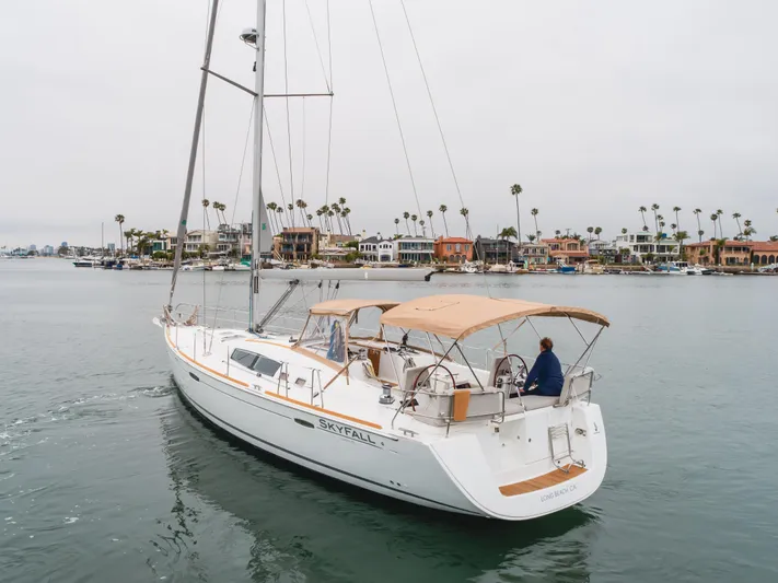 Skyfall Yacht Photos Pics 