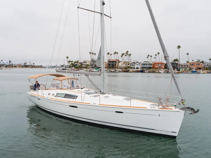 Skyfall Yacht Photos Pics 