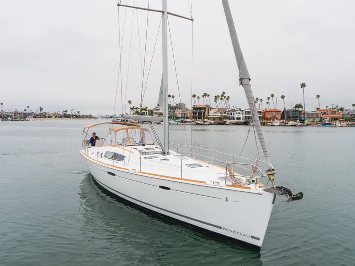 Skyfall Yacht Photos Pics 