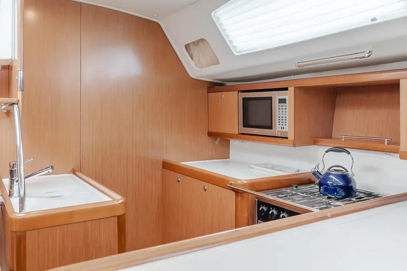 Skyfall Yacht Photos Pics 