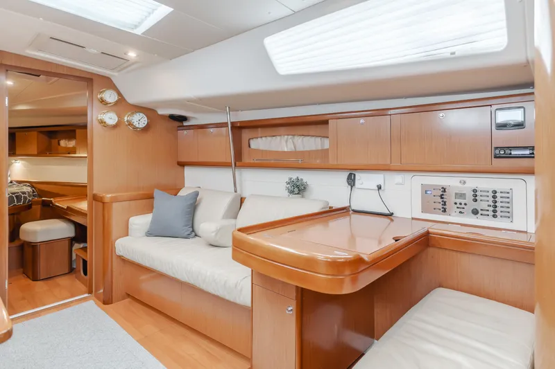 Skyfall Yacht Photos Pics 