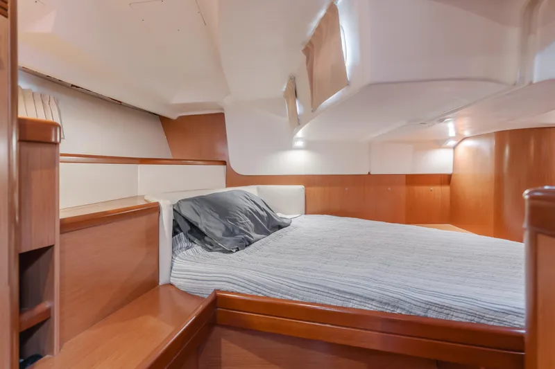 Skyfall Yacht Photos Pics 