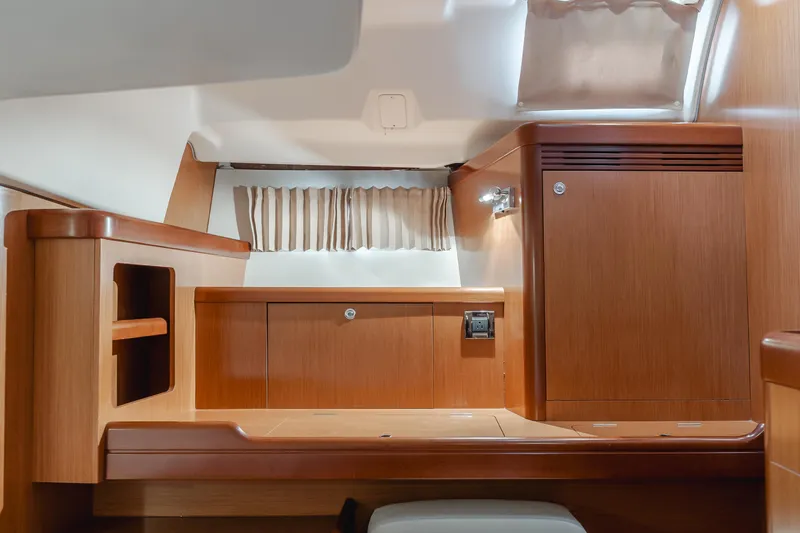 Skyfall Yacht Photos Pics 