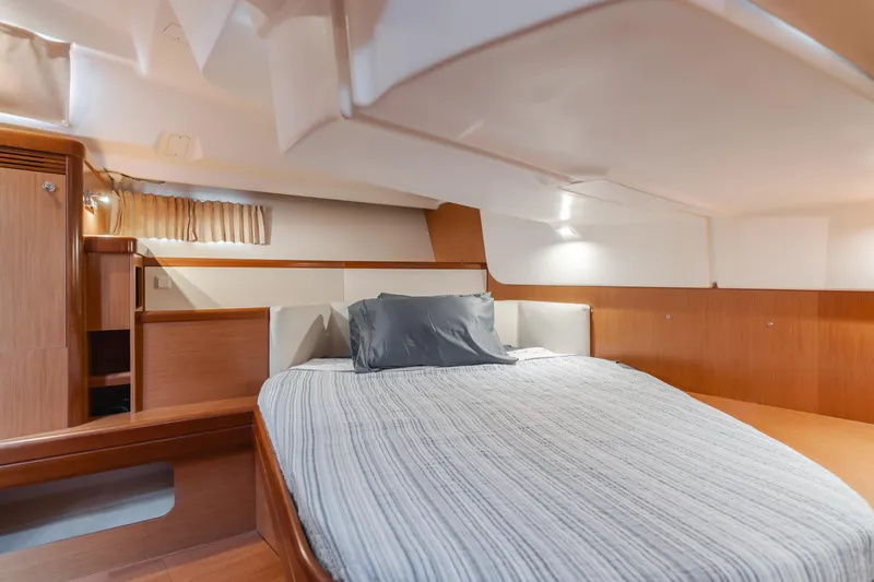 Skyfall Yacht Photos Pics 