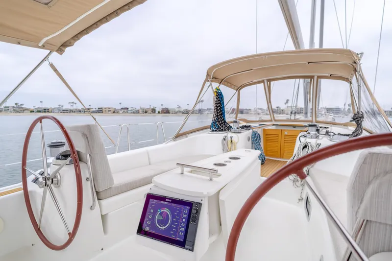 Skyfall Yacht Photos Pics 