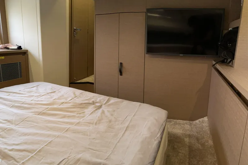  Yacht Photos Pics aft cabin