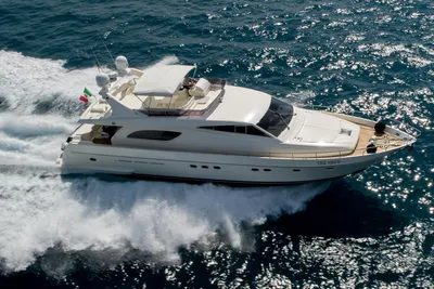 Ferretti Yachts 72