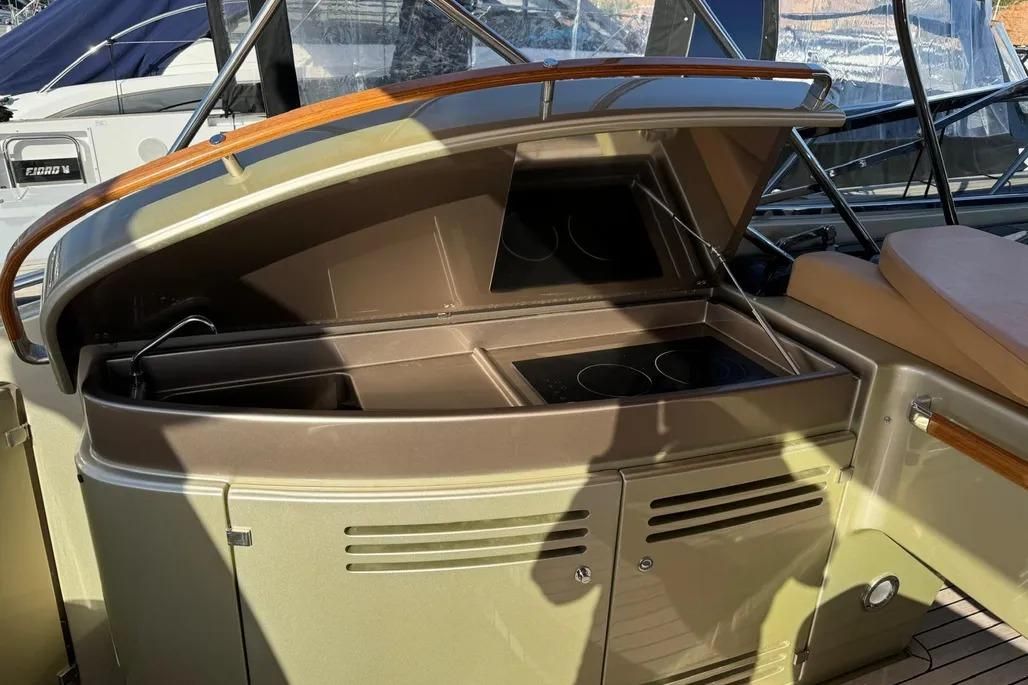 2010 Riva 52 