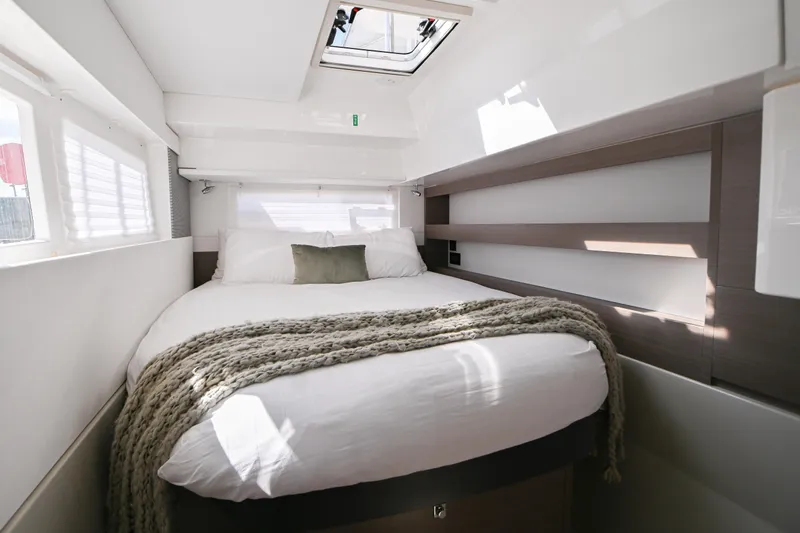 Salt Yacht Photos Pics 