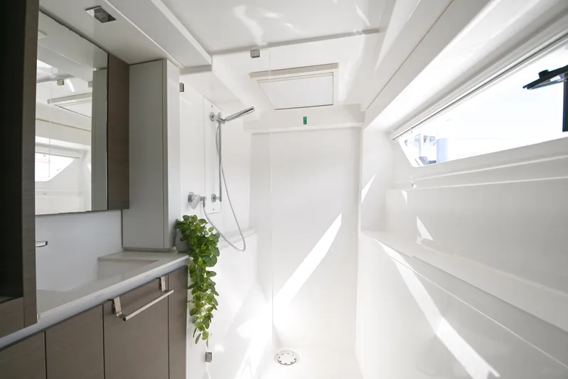 Salt Yacht Photos Pics 