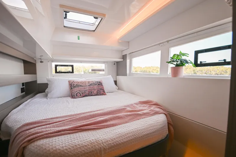 Salt Yacht Photos Pics 