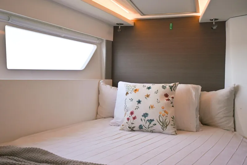 Salt Yacht Photos Pics 