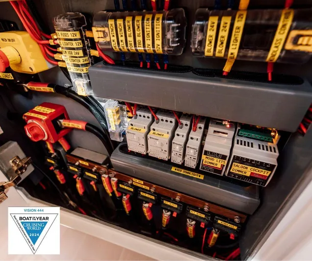 Vision 444es Yacht Photos Pics 